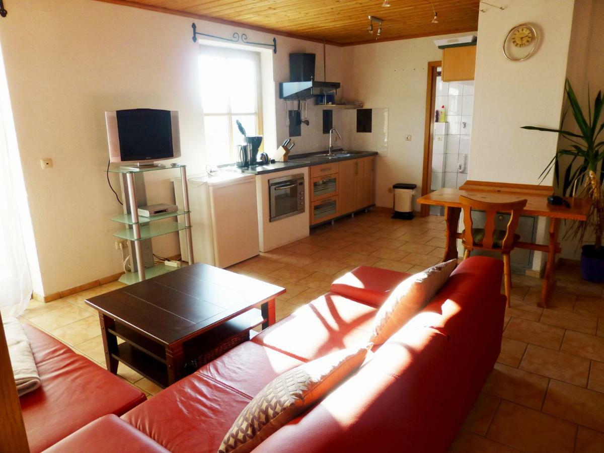 Ferienwohnung Boesch Taching am See エクステリア 写真